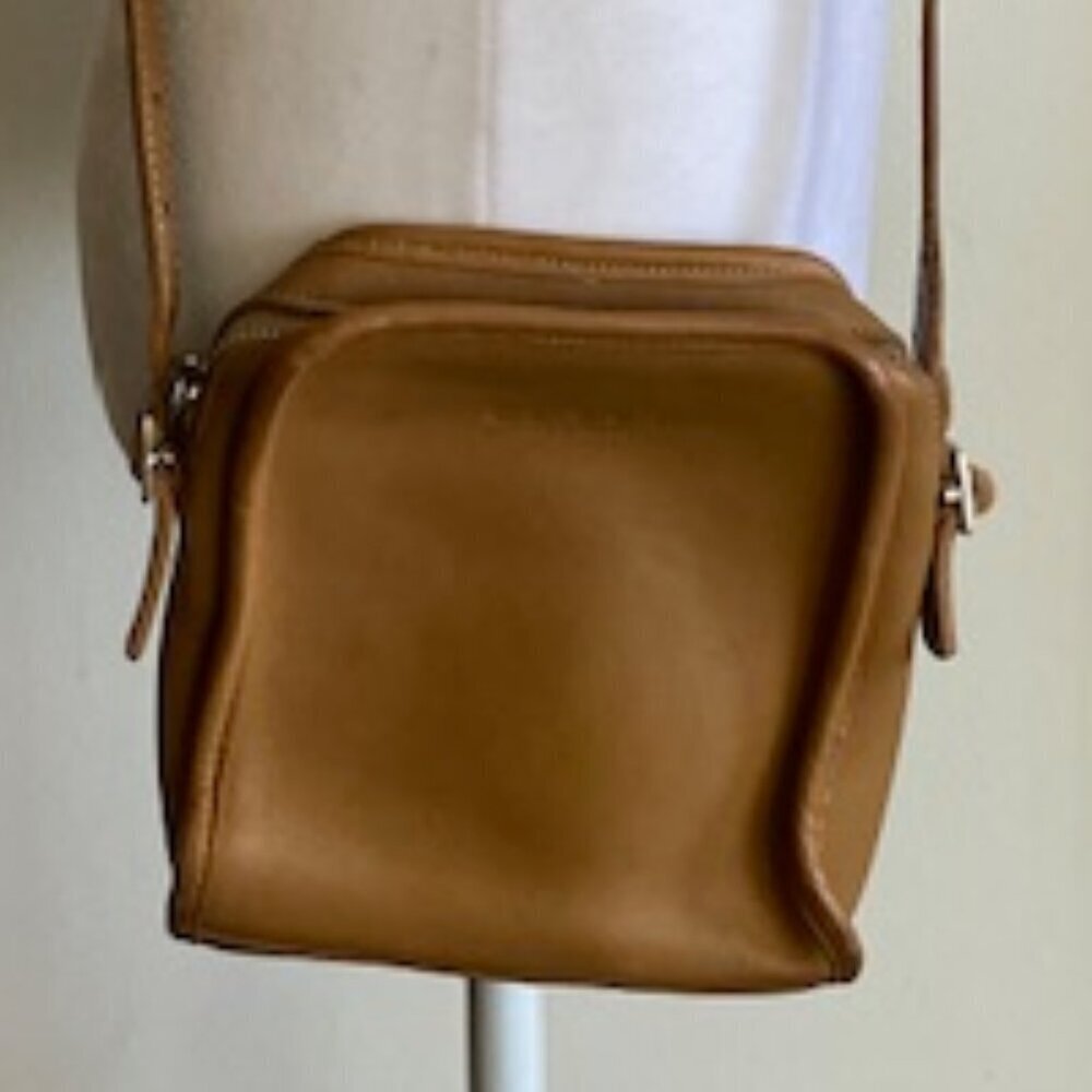 COACH Vintage British Tan Classic Kit Camera Crossbody Purse - Picture 5 of 16